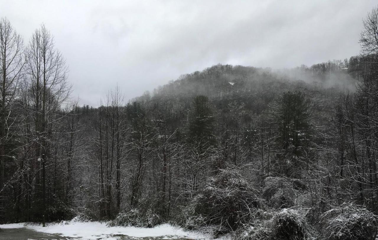 University Inn Cullowhee Exteriör bild